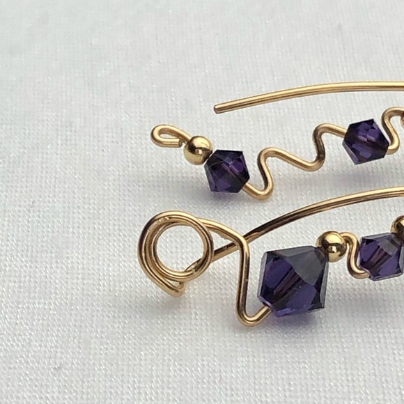 🐷 Handcrafted G.F. Wire Wrapped Climbing Earrings - Picture 3 of 4